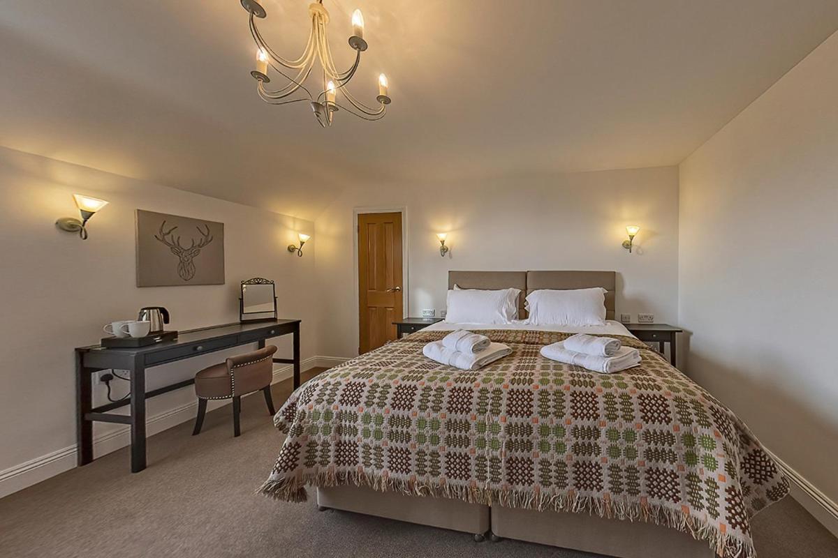 3 Bedroom Barn Conversion With Hot Tub-Garden View - Ty Cerrig Barn Corwen Eksteriør bilde