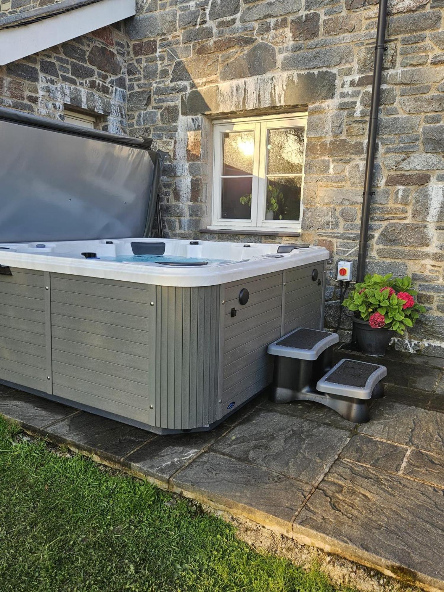 3 Bedroom Barn Conversion With Hot Tub-Garden View - Ty Cerrig Barn Corwen Eksteriør bilde