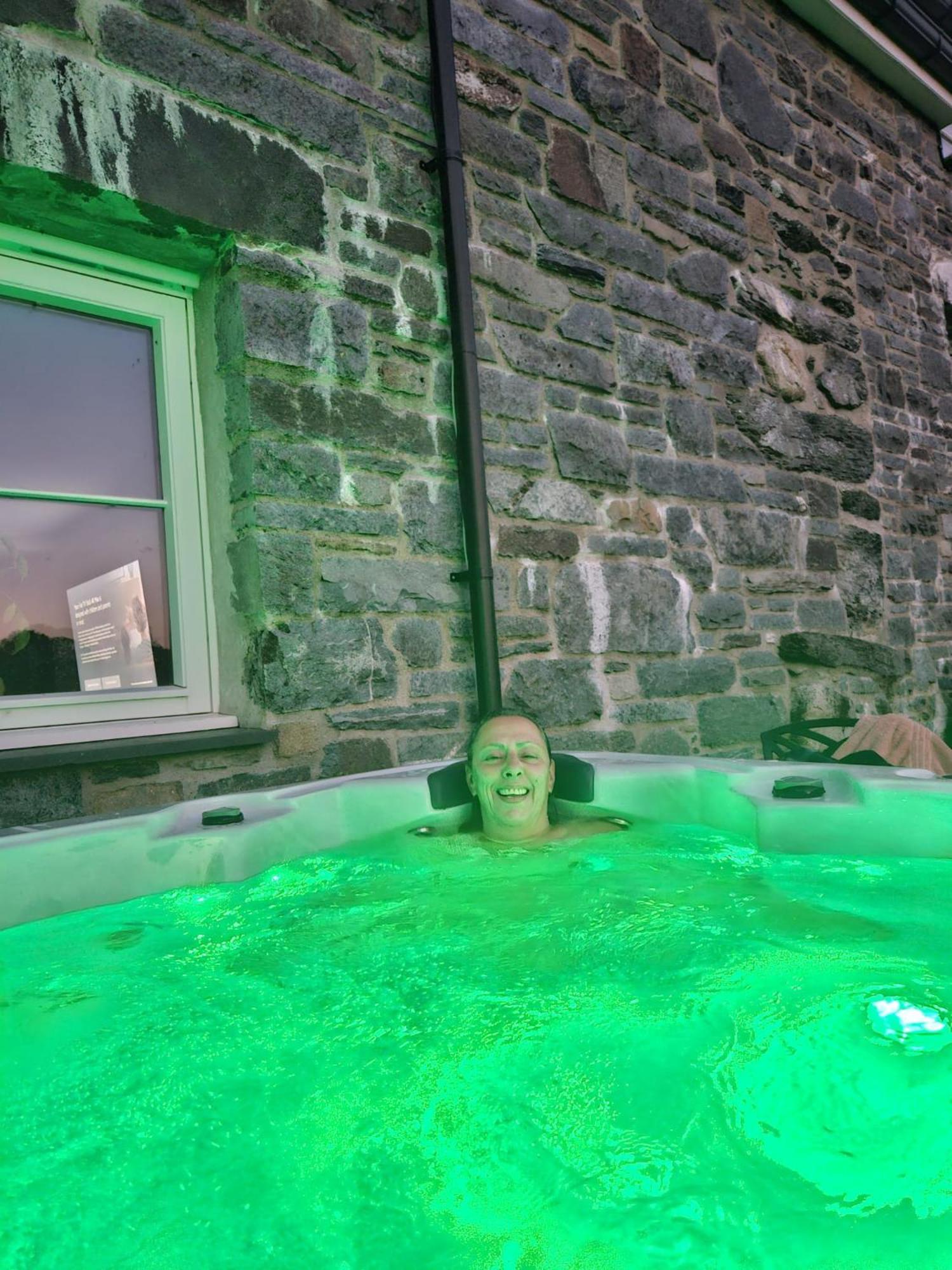 3 Bedroom Barn Conversion With Hot Tub-Garden View - Ty Cerrig Barn Corwen Eksteriør bilde