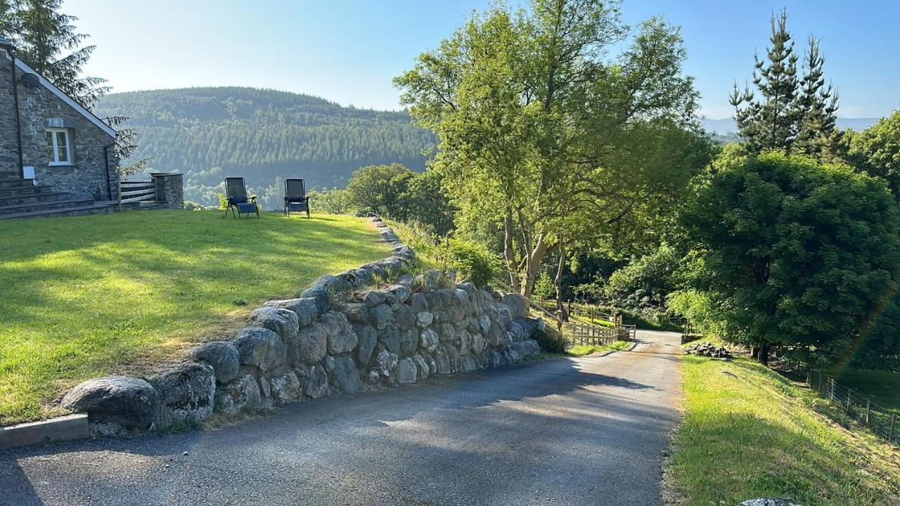 3 Bedroom Barn Conversion With Hot Tub-Garden View - Ty Cerrig Barn Corwen Eksteriør bilde